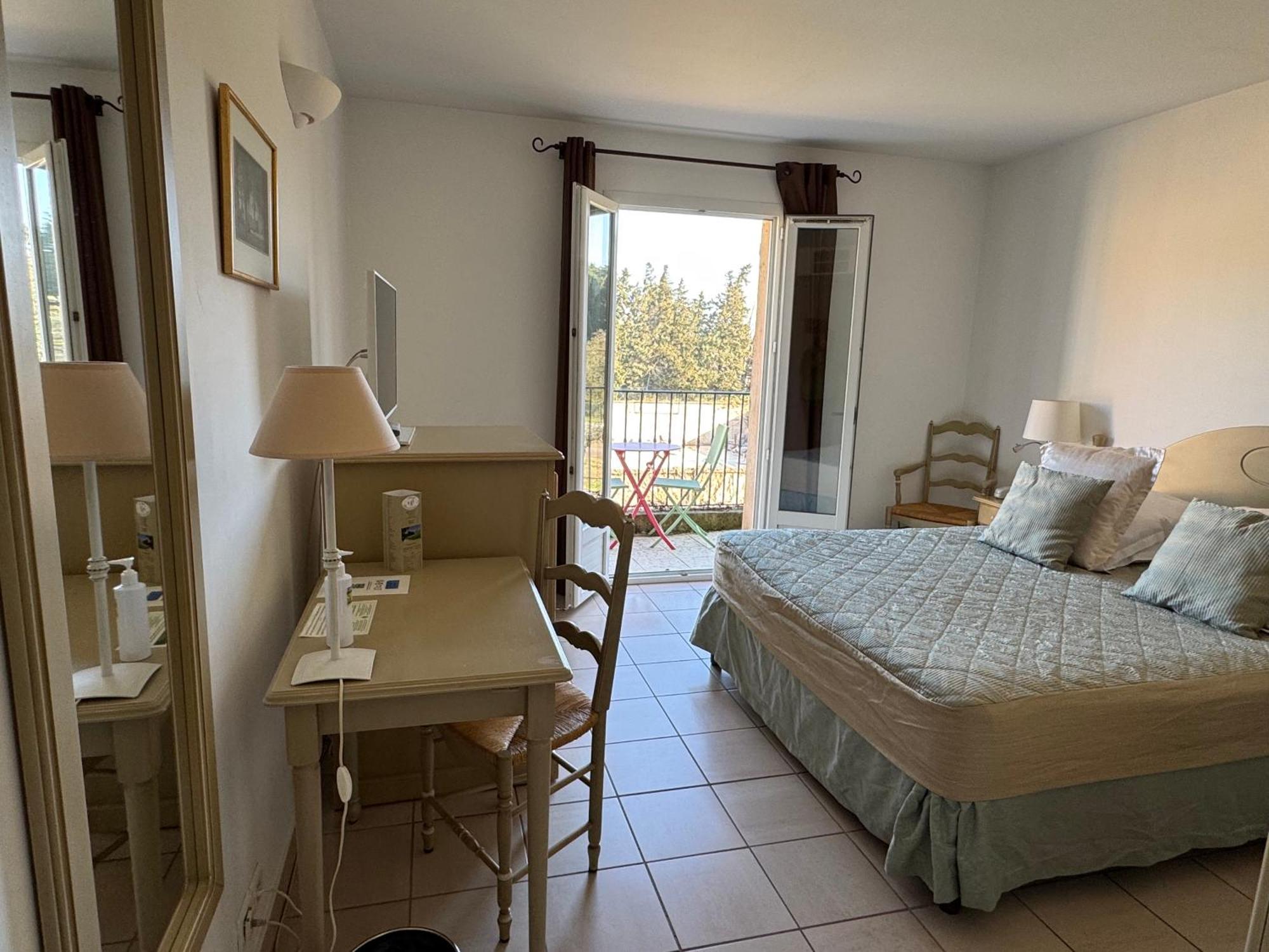 Hotel Terriciae Aux Portes De Maussane Les Alpilles ภายนอก รูปภาพ